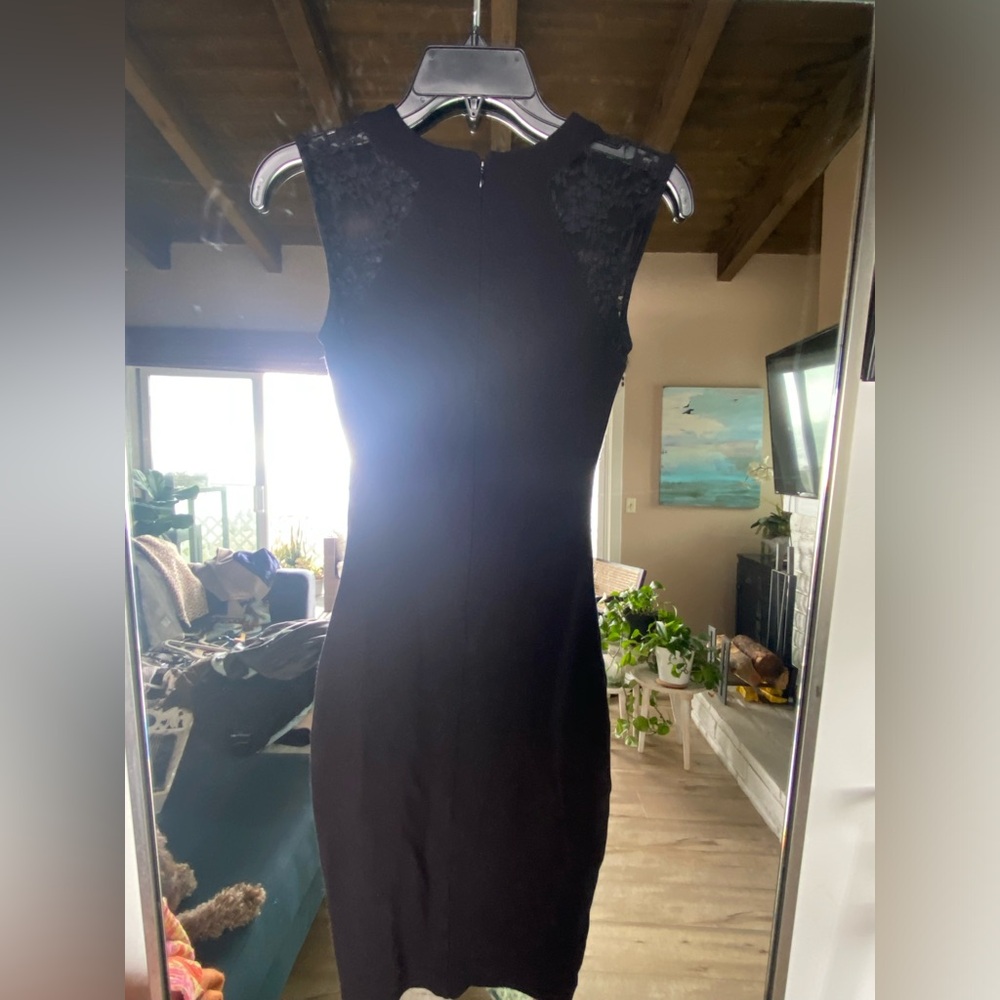 Size 0.  French Connection body con dress with lace. - Picture 4 of 6